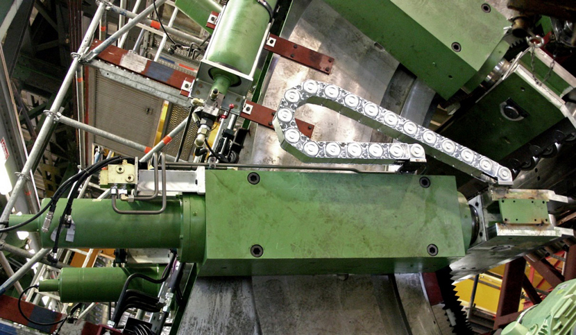 Sonderzylinder zum Einbau in eine Heftschweißmaschine